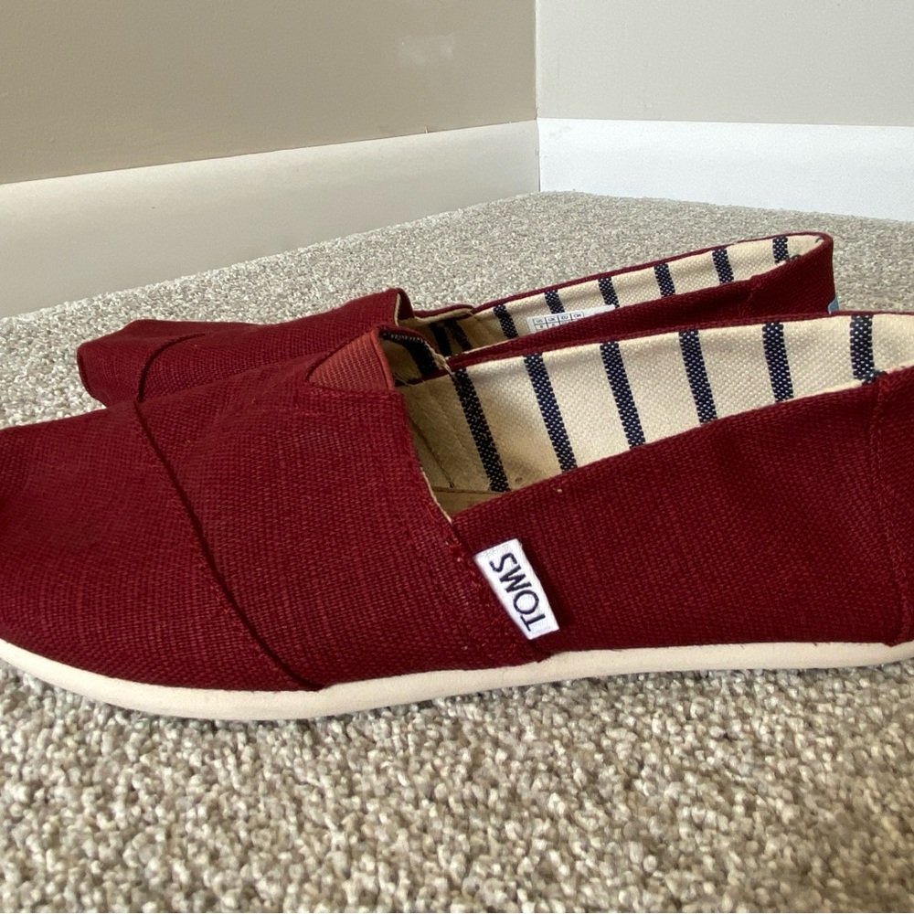 Toms